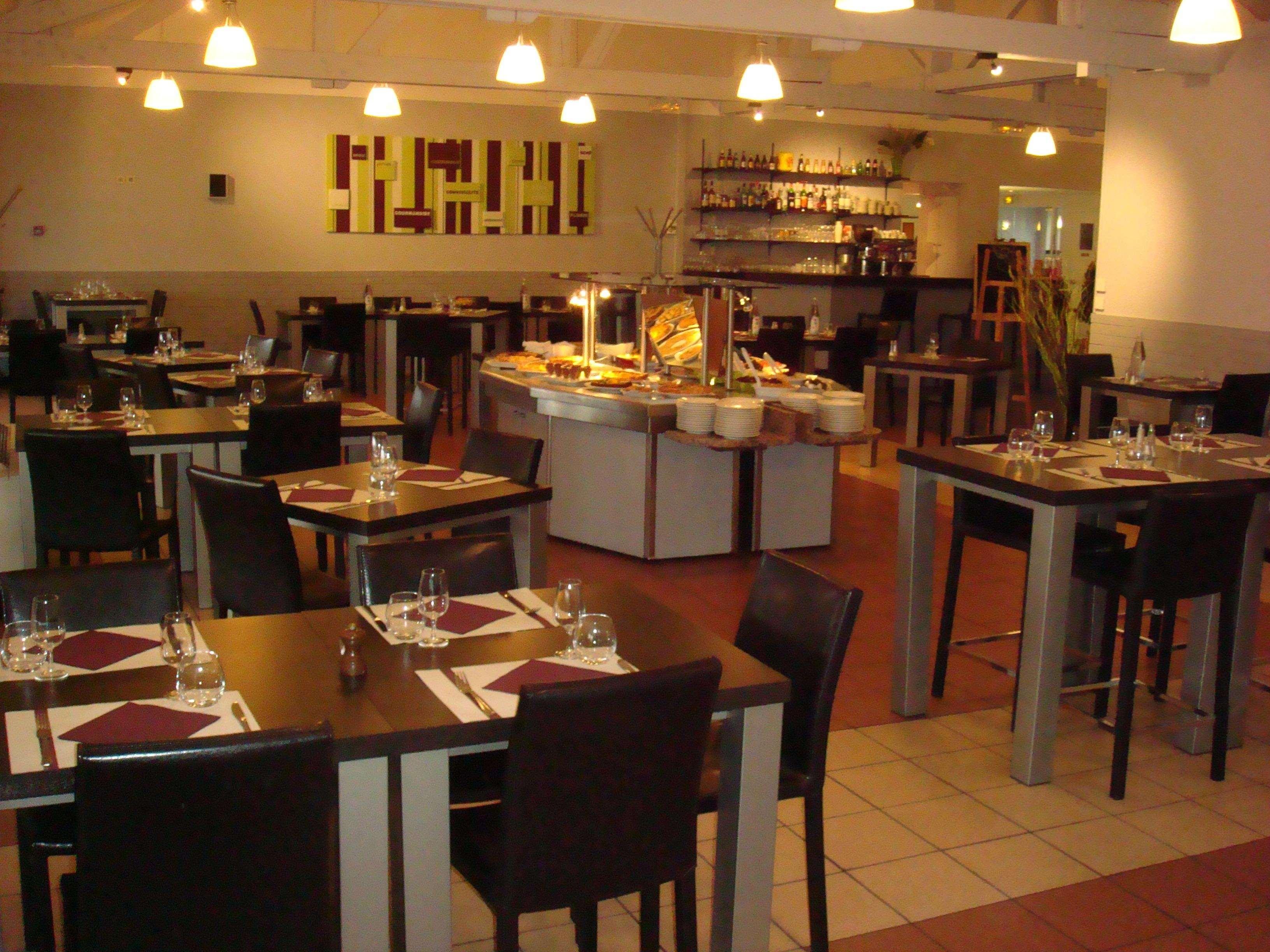 Kyriad Lille Est - Villeneuve D'Ascq Restaurace fotografie